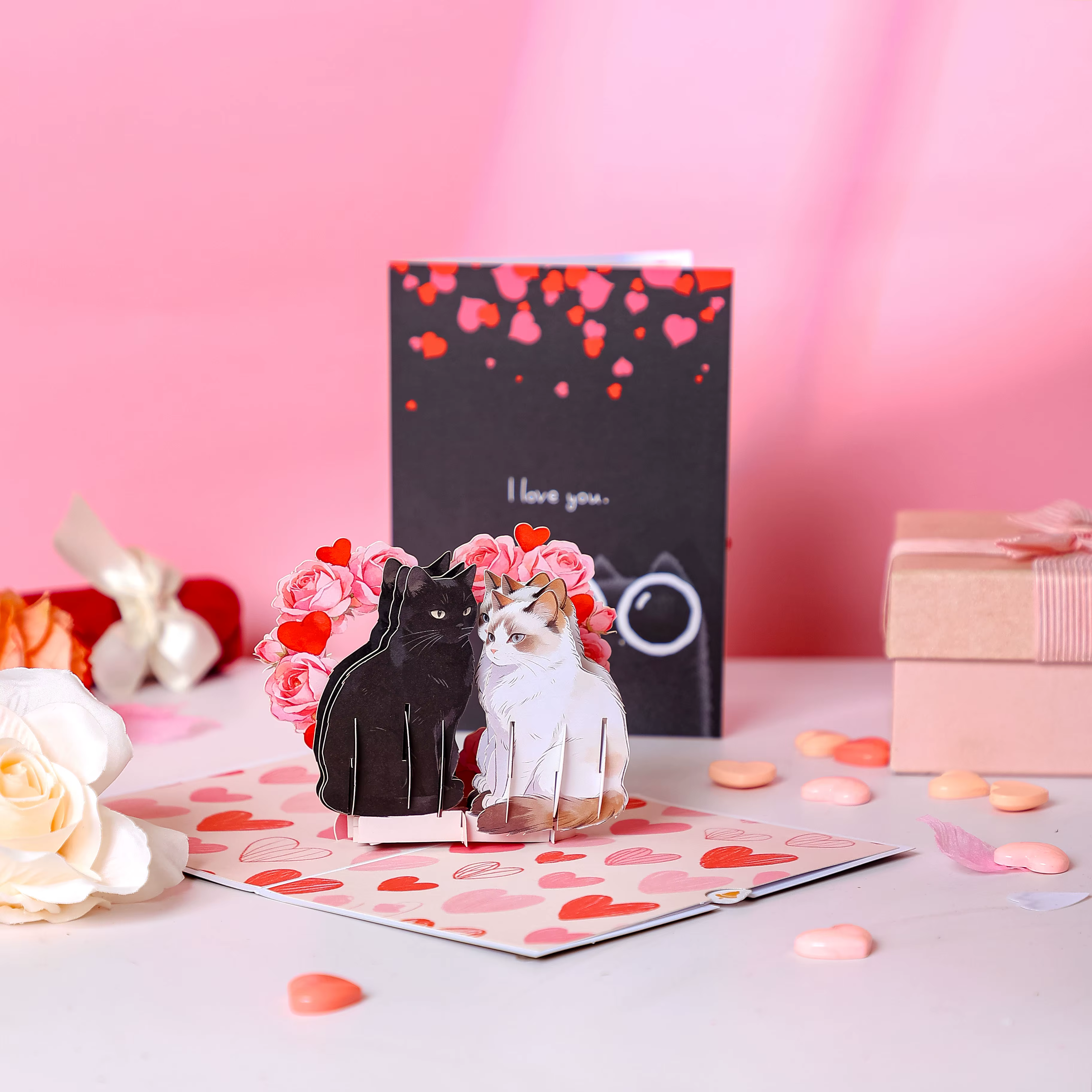 Carte de vœux 3D pop-up avec un chat et des cœurs, idéale pour les anniversaires, les anniversaires