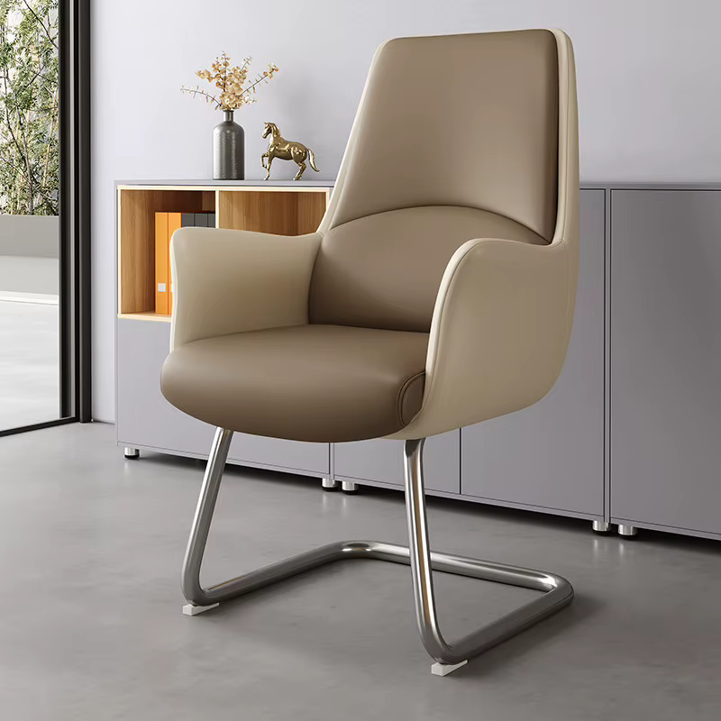 Fauteuil de bureau unique et confortable avec dossier et roulettes, idéal pour l'étude et la lecture