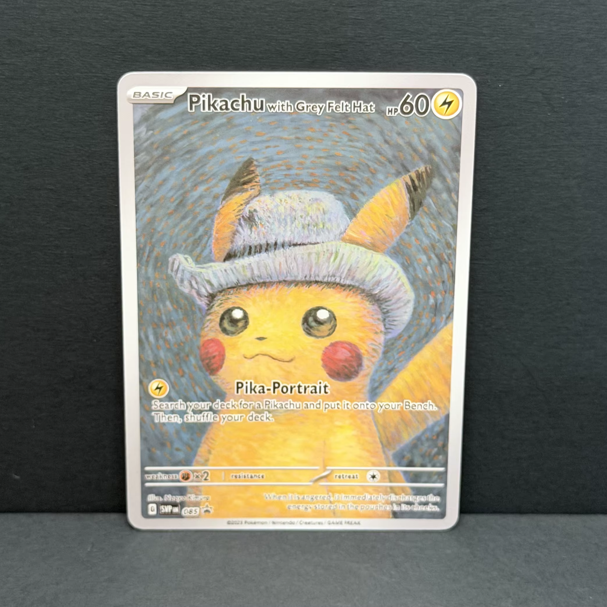 Carte de collection Pokémon Premium PTCG 2023 Van Gogh Museum Grey Hat Pikachu, réplique artistique 
