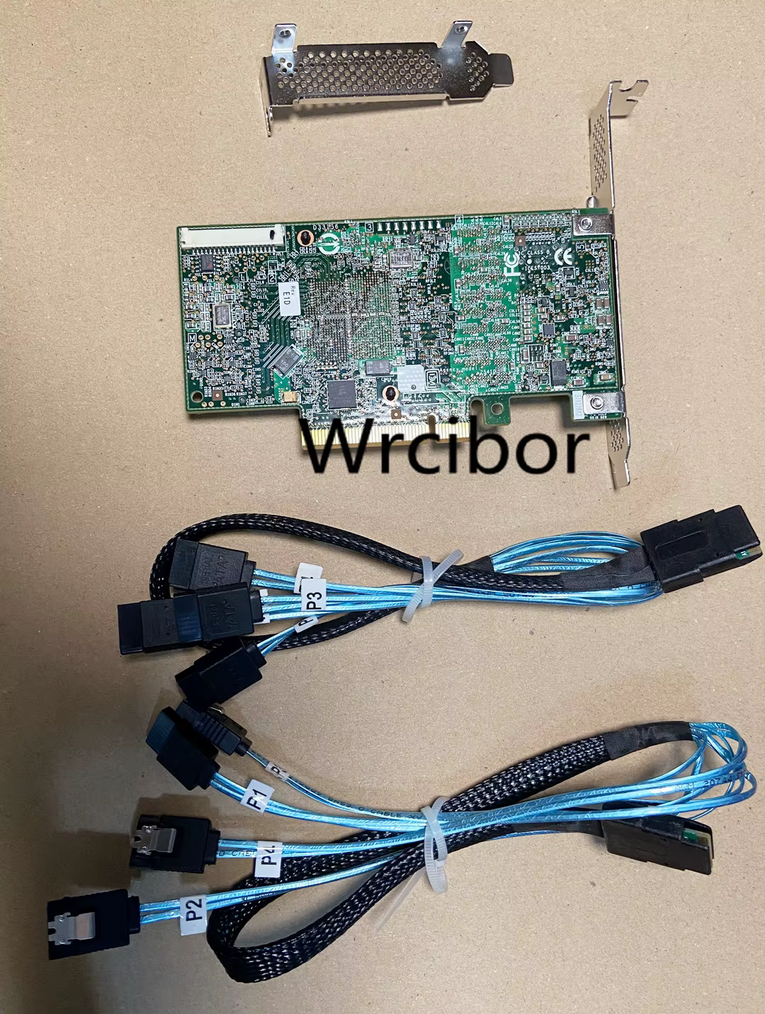 Carte contrôleur principale LSI 9267-8i 2208 PCIEx8 6GBps 512M Support + SFF-8087 vers (4) câbles SATA 7 broches