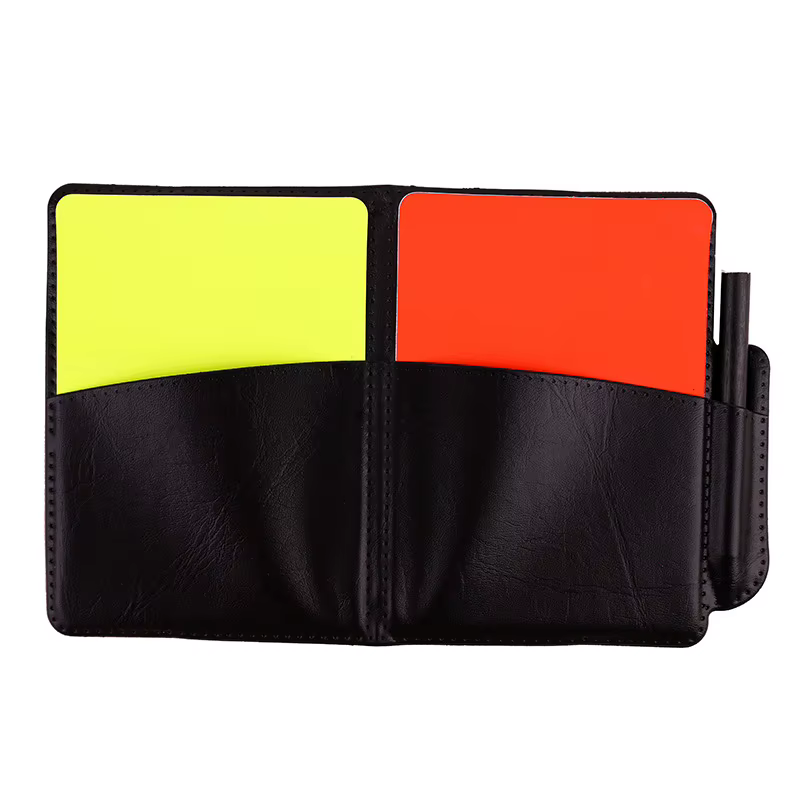 Ensemble de cartes rouges et jaunes d'arbitre avec bloc-notes, crayon et couverture en cuir – Outil de notation des pénalités pour arbitres de matchs de football