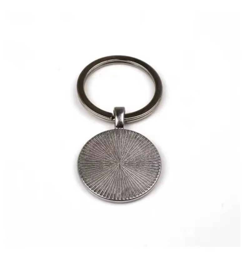 Porte-clés carte du monde de mode avec conception de boussole, porte-clés en métal en alliage de zinc durable, adapté aux clés de voiture, adapté au jour de la Terre