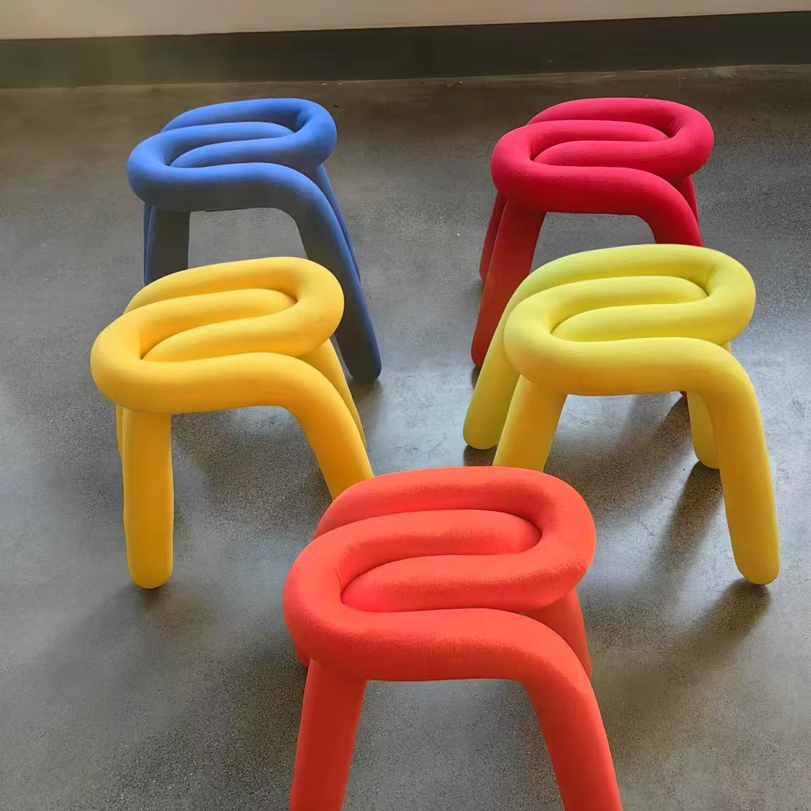Chaise de maquillage créative douce de forme irrégulière pour filles