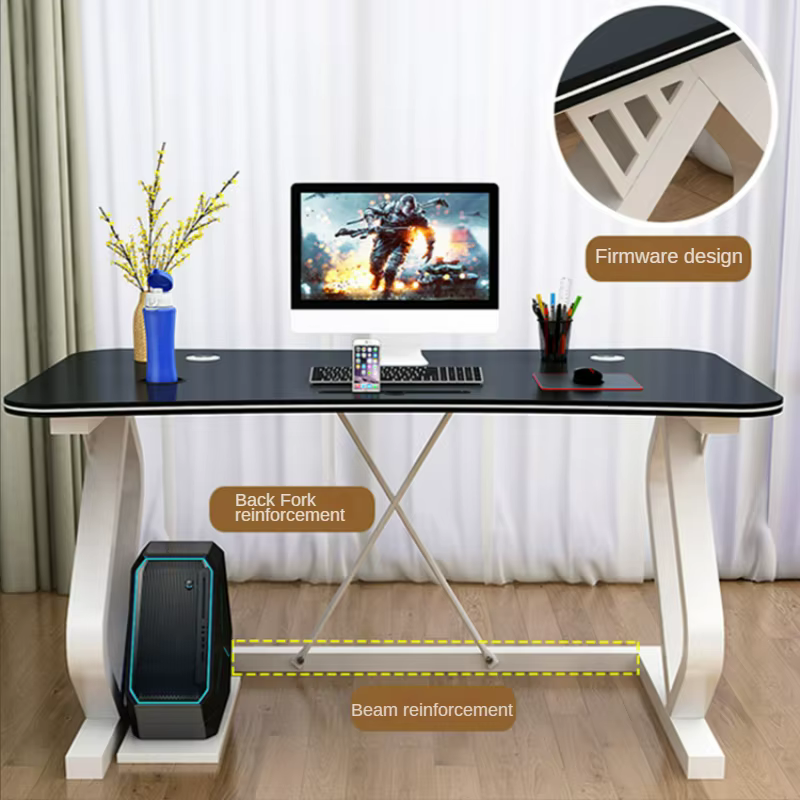 Bureau moderne simple pour ordinateur gamer