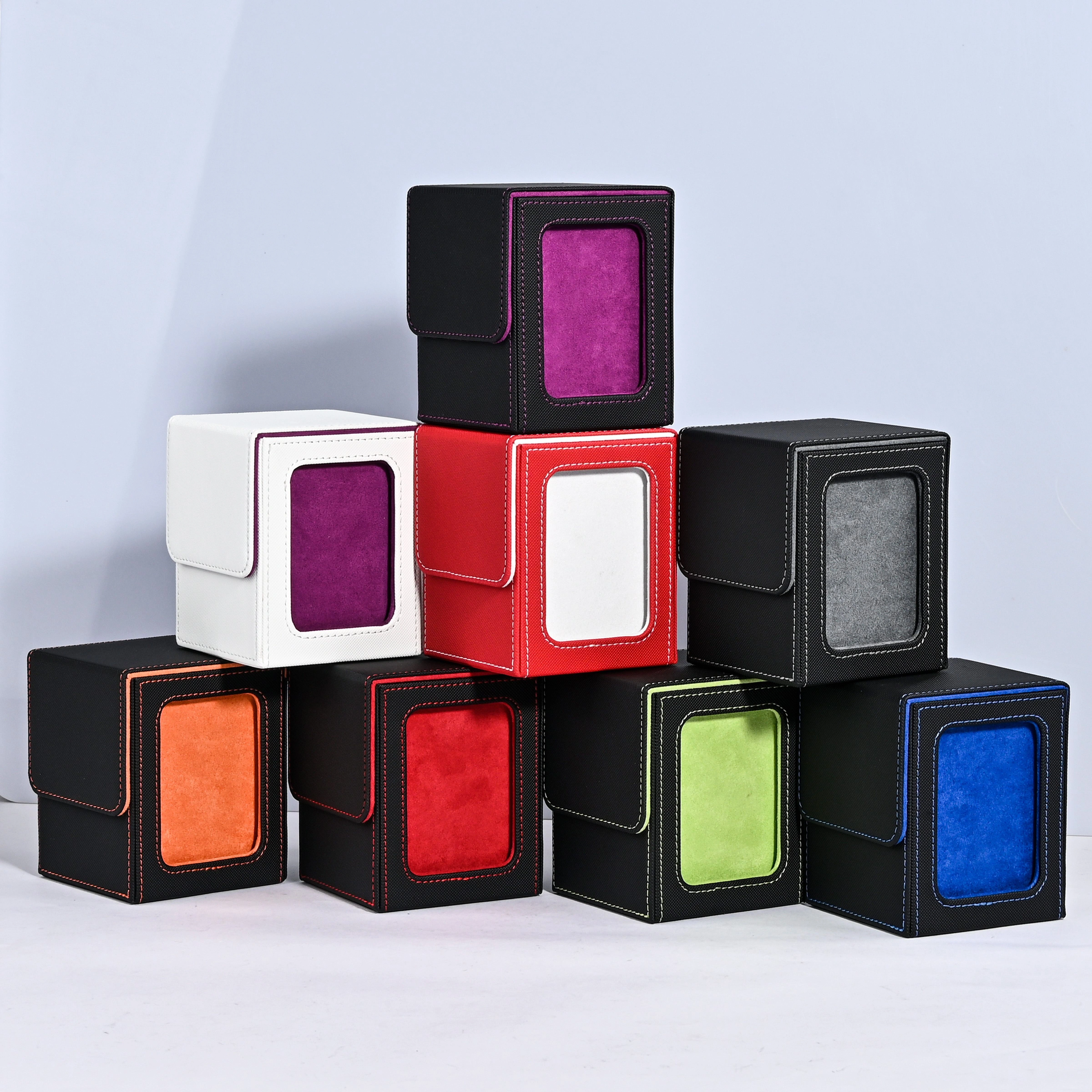 Boîte à cartes avec fenêtre de visualisation, capacité de 120+ cartes à pochettes individuelles, fermeture magnétique, boîte à cartes en cuir PU pour cartes TCG