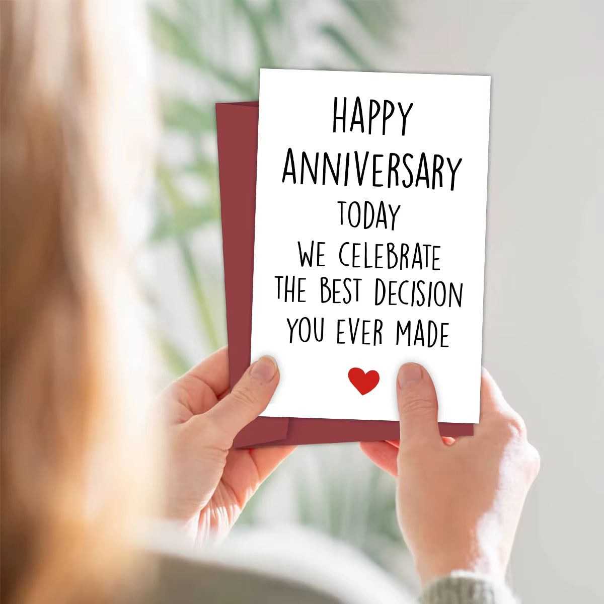 Carte d'anniversaire amusante, aujourd'hui, nous célébrons la meilleure décision que vous ayez jamais prise. Carte de vœux amusante pour mari et femme.