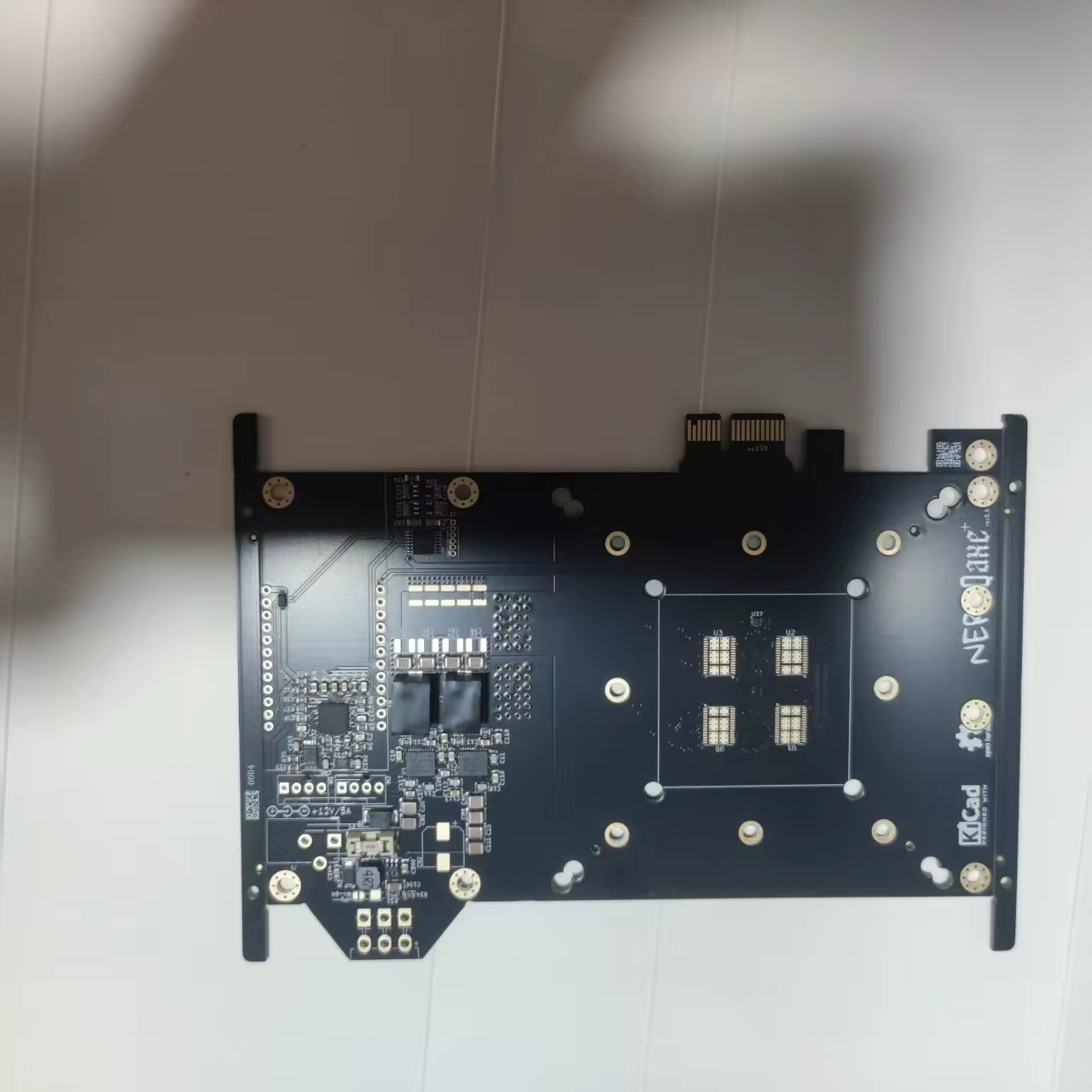 Méthode d'installation de emplacement Pcie pour ordinateur de bureau Nerdqaxe + 2