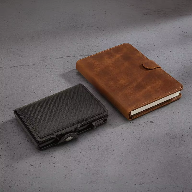 Portefeuille porte-cartes en métal anti-RFID pour hommes et femmes, multifonction, organisateur de cartes bancaires et d'identité à 12 emplacements pour les voyages et le shopping