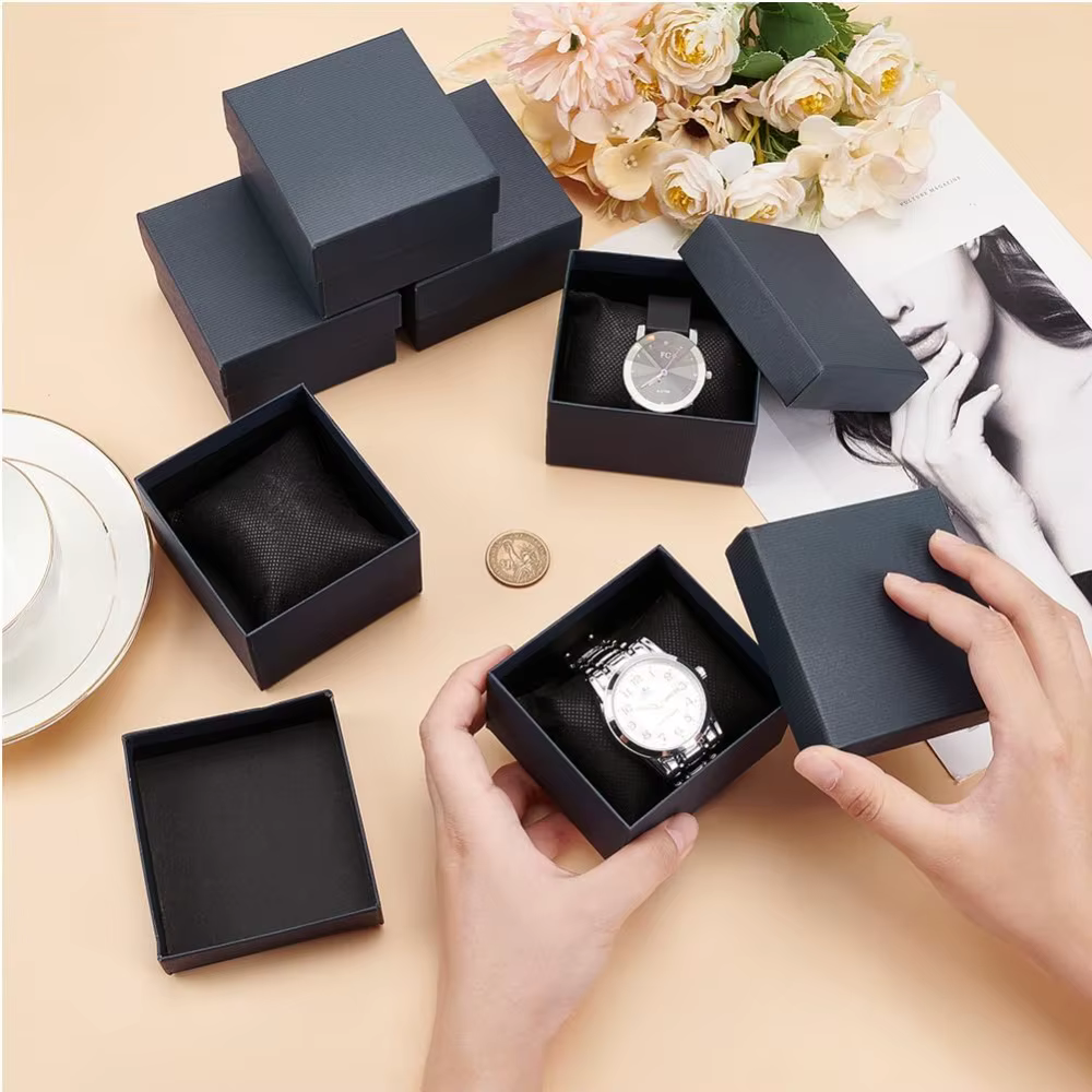 Boîte-cadeau de rangement de montre en carton Kraft, boîte à bijoux rectangulaire 3.2x3x2 pouces avec coussin en tissu non tissé pour bracelet, 6 paquets