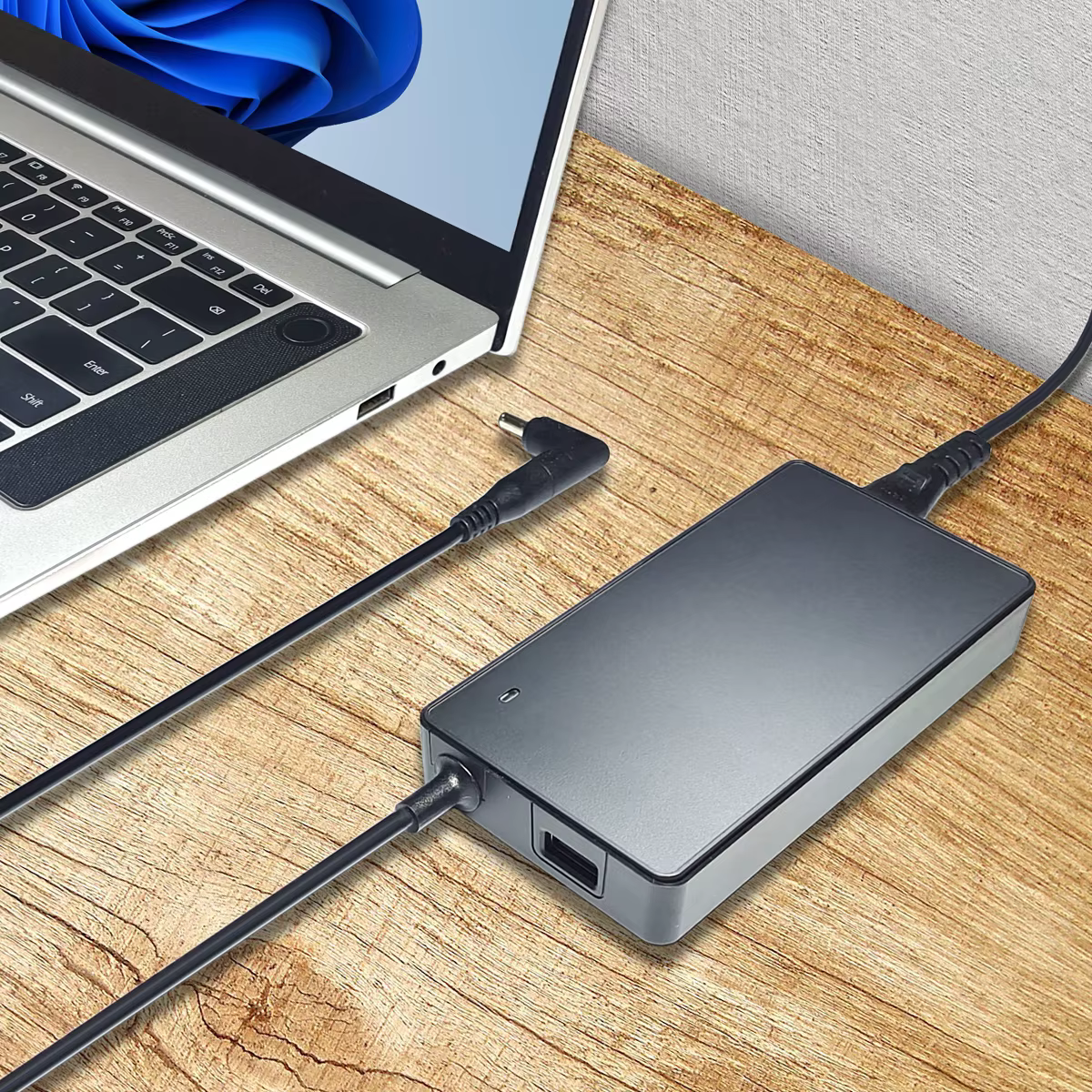 Chargeur universel pour ordinateur portable 90W