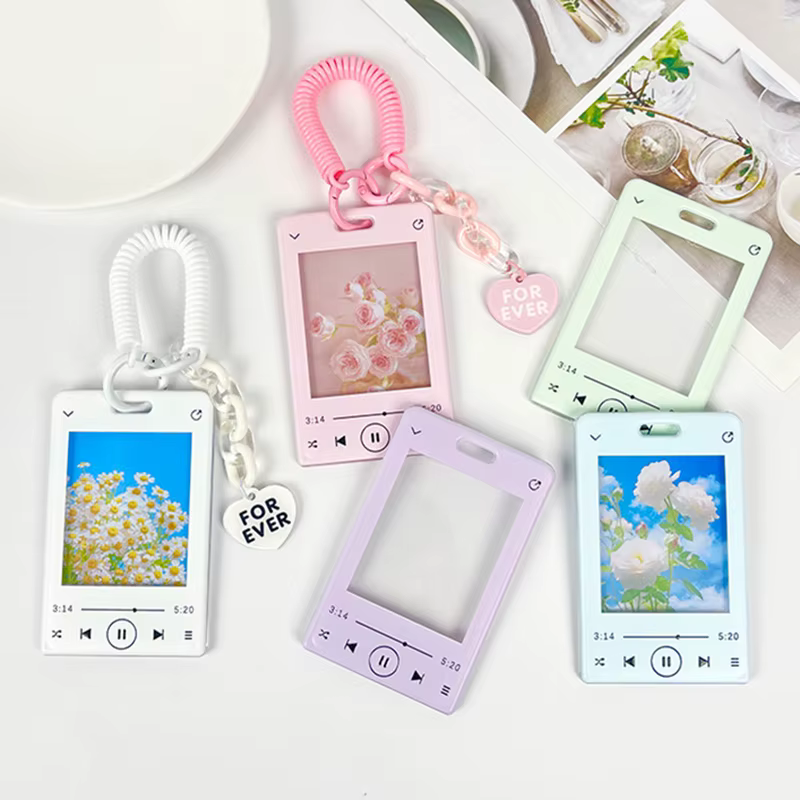 Porte-carte d'identité pour lecteur de musique, avec corde à ressort, breloque en forme de cœur, pour femmes, filles et enfants, coque de protection colorée pour Bus, métro, carte de crédit