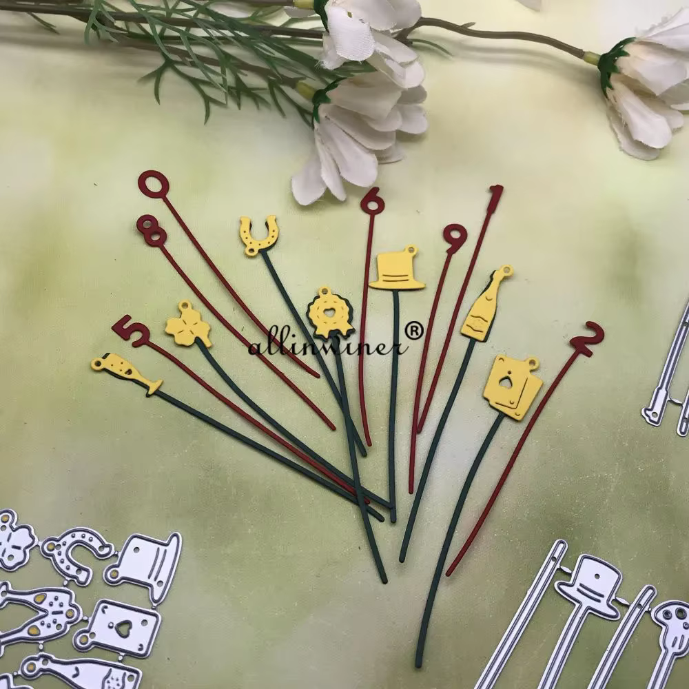 Matrices de découpe métalliques pour la création de cartes, albums de scrapbooking et loisirs créatifs, idéales pour les fêtes et la décoration.