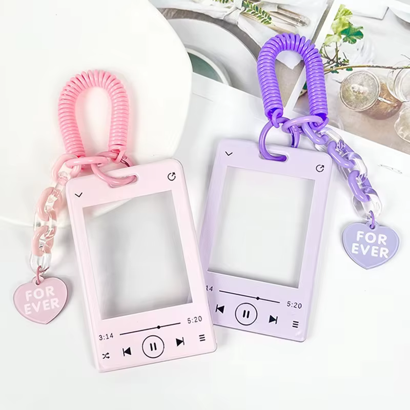Porte-carte d'identité pour lecteur de musique, avec corde à ressort, breloque en forme de cœur, pour femmes, filles et enfants, coque de protection colorée pour Bus, métro, carte de crédit