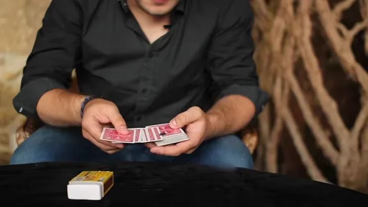 Le tour de magie de la carte FLY – Effet de boîte à cartes fantôme, illusion de close-up, astuce avec instructions en ligne, accessoires de magicien professionnel