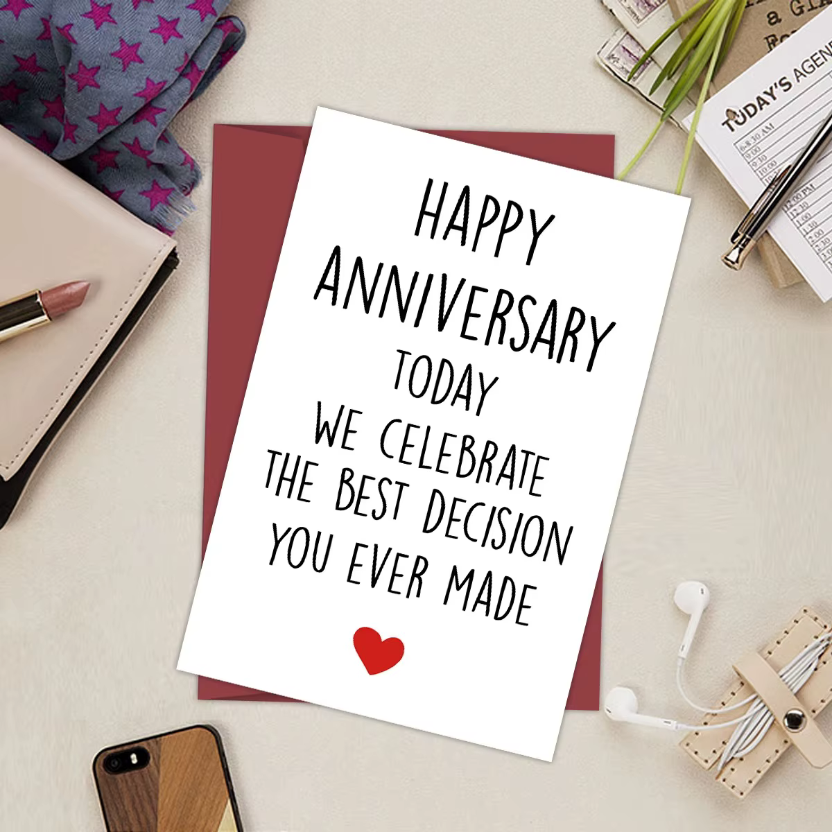 Carte d'anniversaire amusante, aujourd'hui, nous célébrons la meilleure décision que vous ayez jamais prise. Carte de vœux amusante pour mari et femme.