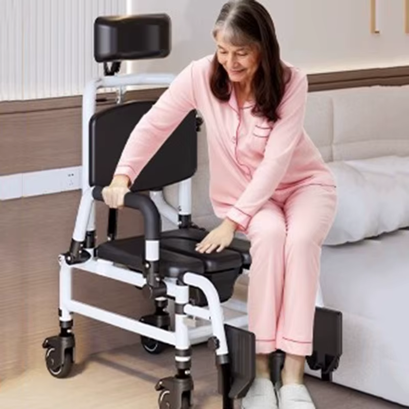 Chaise de salle de bain design pour personnes à mobilité réduite, tabouret médical nordique à roulettes pour chambre à coucher, chaise de douche portable pour personnes âgées, Silla Plegable, mobilier