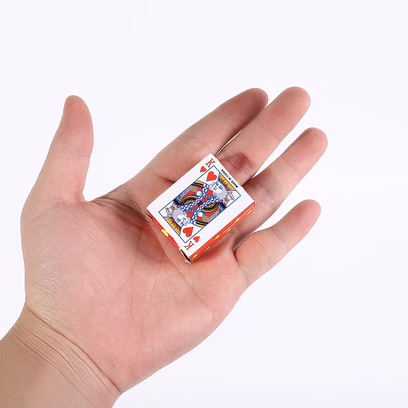 Mini cartes à jouer originales, jolies petites cartes à jouer, cartes à jouer de voyage, cartes à jouer créatives pour les doigts, cartes à jouer portables pour un seul joueur, cartes à jouer amusante