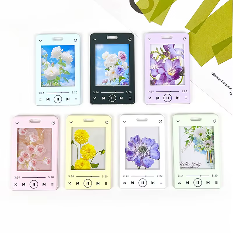 Porte-carte d'identité pour lecteur de musique, avec corde à ressort, breloque en forme de cœur, pour femmes, filles et enfants, coque de protection colorée pour Bus, métro, carte de crédit