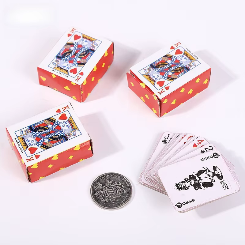Mini cartes à jouer originales, jolies petites cartes à jouer, cartes à jouer de voyage, cartes à jouer créatives pour les doigts, cartes à jouer portables pour un seul joueur, cartes à jouer amusante
