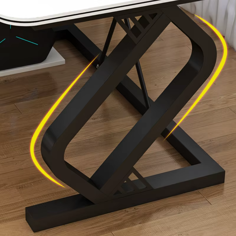 Bureau moderne simple pour ordinateur gamer
