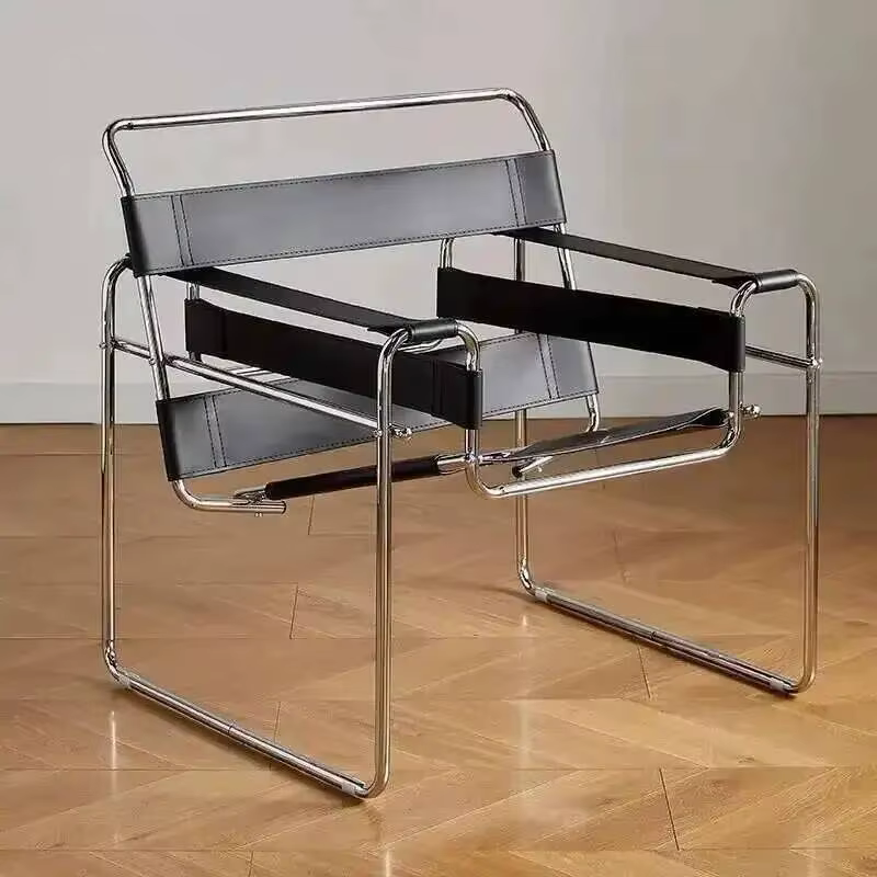 Chaise de salon industrielle Vassili de style nordique médiéval, modèle individuel Bauhaus en cuir de selle, chaise de vanité rouge tendance, mobilier