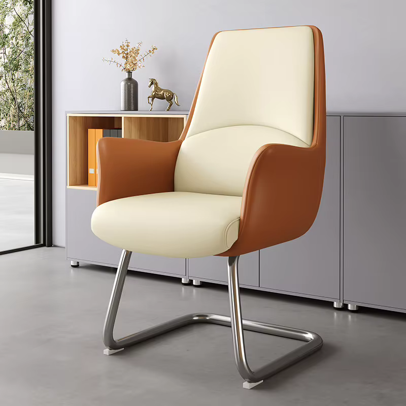 Fauteuil de bureau unique et confortable avec dossier et roulettes