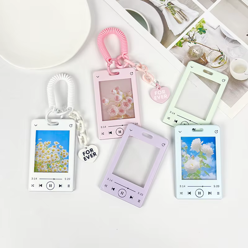 Porte-carte d'identité pour lecteur de musique, avec corde à ressort, breloque en forme de cœur, pour femmes, filles et enfants, coque de protection colorée pour Bus, métro, carte de crédit