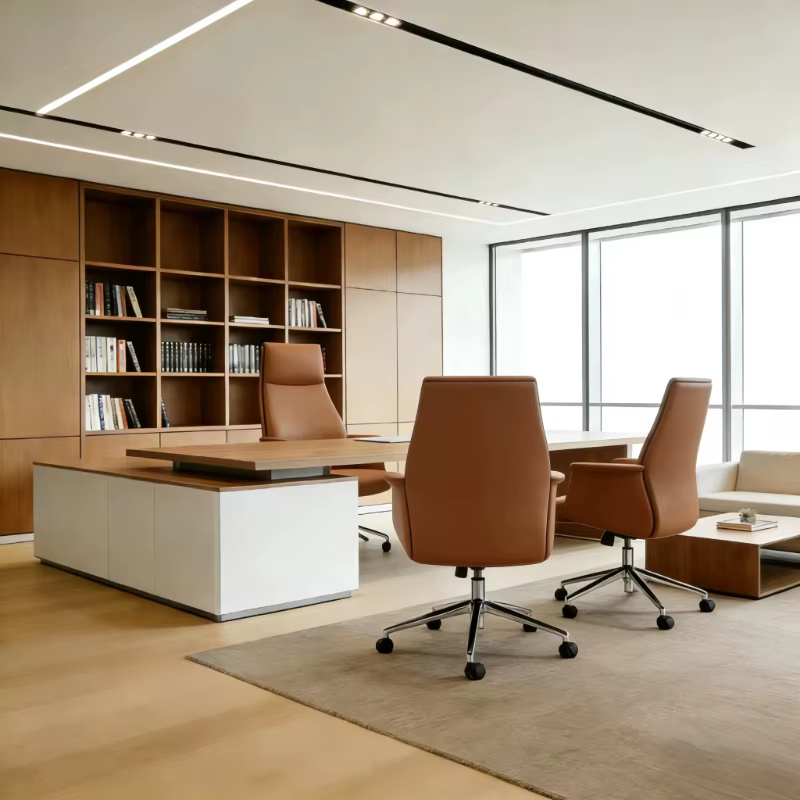 Chaise de bureau ergonomique blanche avec roulettes et support lombaire