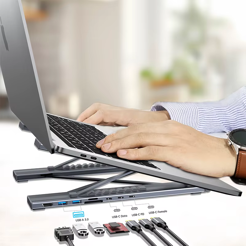 Station d'accueil pour ordinateur portable USB C 8 en 1 avec USB C