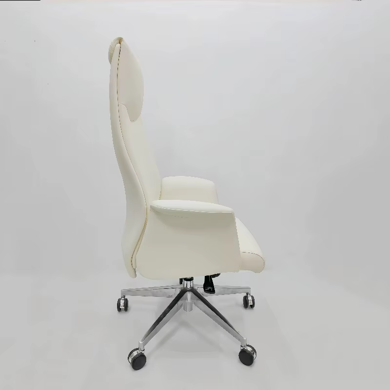 Chaise de bureau ergonomique blanche avec roulettes et support lombaire